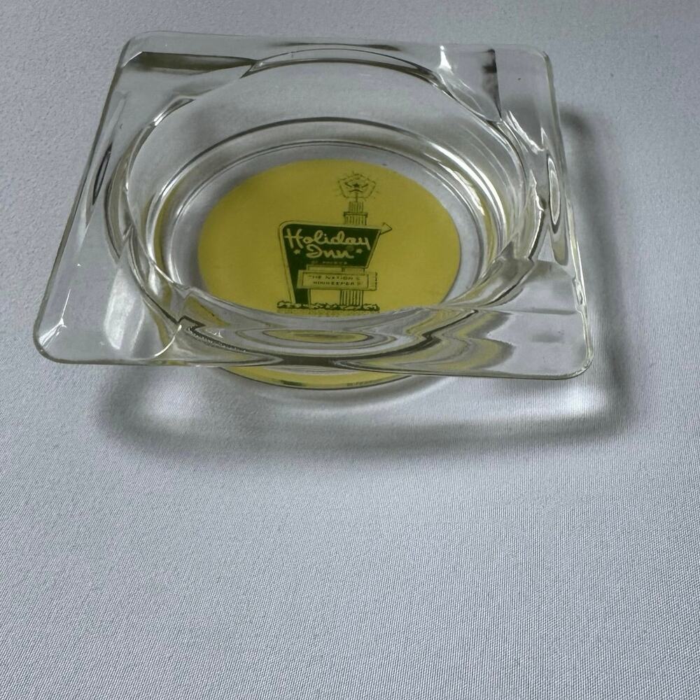 Vintage Holiday Inn Glass Ashtray 4.25” Square Nation’s Innkeeper Collectible - Picture 2 of 6